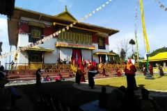 Die Mönche führen im Pemayangtse-Kloster ein Ritual durch.